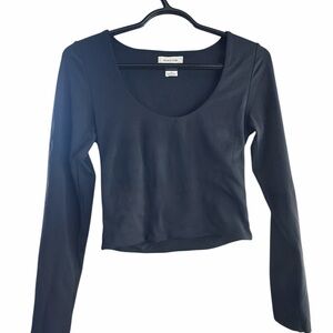 Babaton Black Long Sleeve Scoop-Neck Crop Top